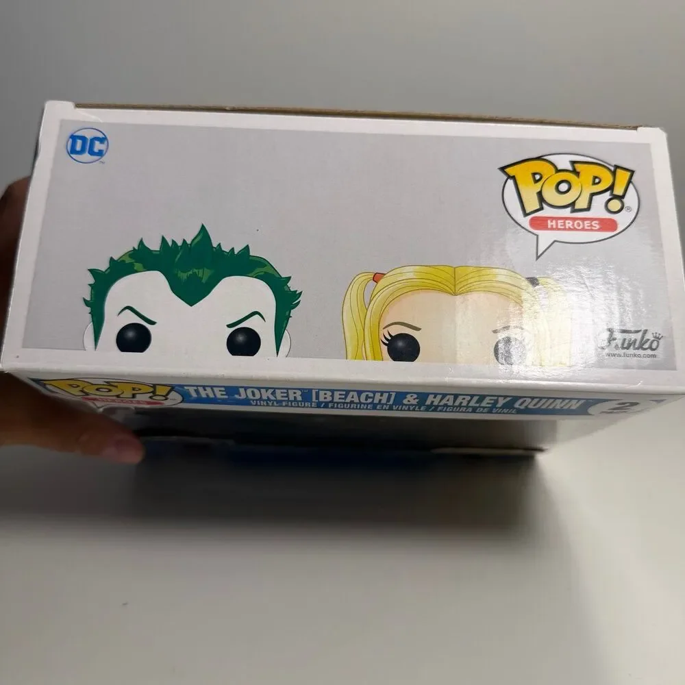 Funko Pop! Vinyl: DC Universe - DC - 2 Pack - Beach Joker & Harley - Hot Topic (